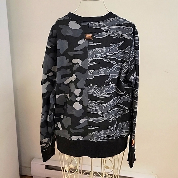 Authentic Bape x Undefeated - Picture 7 of 10